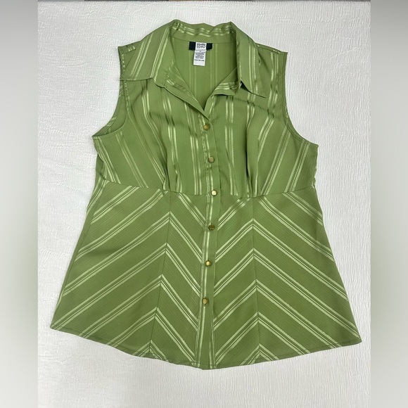 Studio 1940 beautiful green with gold metallic detail fitted sleeveless blouse​ - Picture 7 of 7